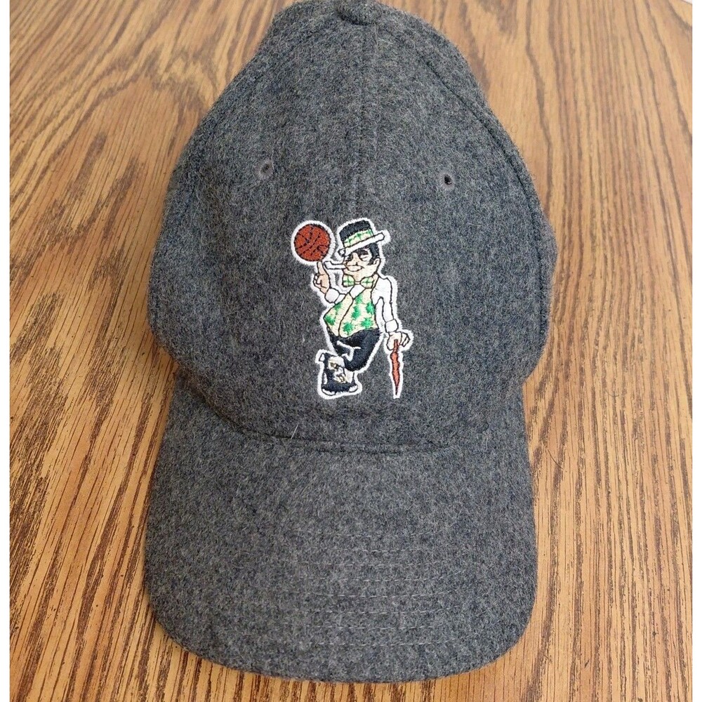 Vintage 90's Starter Boston Celtics Wool Blend Grey NBA Snapback Hat